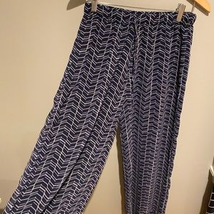 Saks 5th Ave Blue and Grey pattern pants